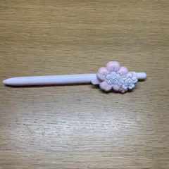 イニスフリー 花の装飾が可愛いボールペン