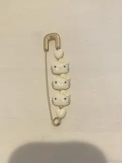 ローリーズファーム ハローキティ ピン
