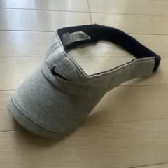 Nike グレー バイザー