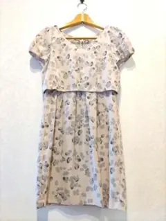 美品　花柄 　半袖 ひざ丈くすみピンクのワンピース　ハイウエスト切替
