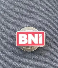 BNI ピンバッジ 赤 白