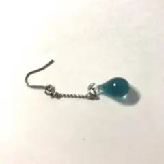 ブルーティアピアス ガラス