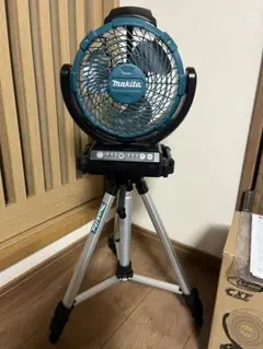 Makita サーキュレーター 青 三脚セット　CF101DZ 中古美品　ファン Makita サーキュレーター 青 三脚 マキタCF101DZ 中古美品