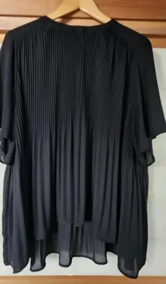 黒のプリーツシャツ 3L
