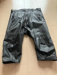 einsブラック レザー　ハーフパンツ