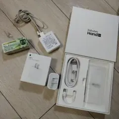 ついてきた付属品のみと充電器とUSBケーブルセット