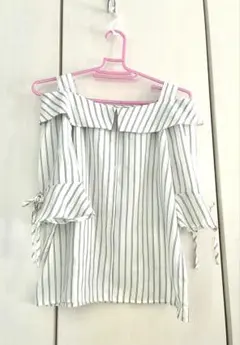 レディース　トップス　オフショルダー　ストライプ