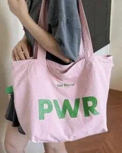 【【 新品未使用 月末セール 】】PWR ロゴナイロントート　ピンク　シミあり