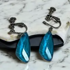 Item thumbnail for item 75e0f14f-2fdd-4370-91b4-699e0417b244