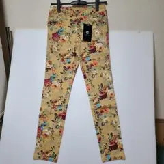 新品未使用　Chéri,e　シェリー　花柄パンツ XSサイズ
