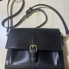 ブラック ショルダーバッグ