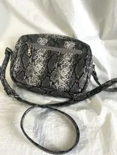 ショルダーバッグ パイソン柄
