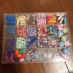 ビーズセット 多様な色と形