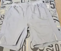 Champion グレー ショートパンツ