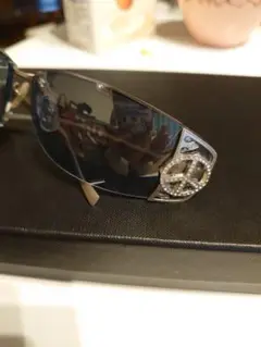 ローリー・ロドキン サングラス