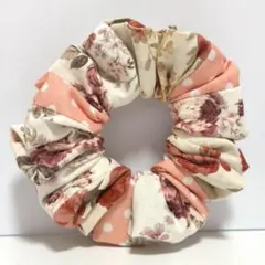 サーモンピンク系　シュシュ　ハンドメイド　シンプル