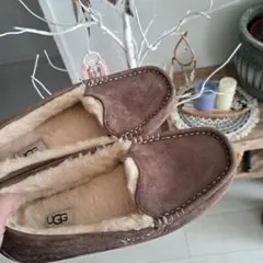 UGG ansley
