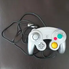 ゲームキューブコントローラー シルバー
