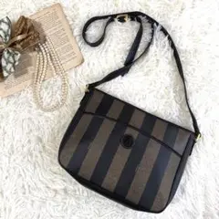 FENDI ペカン柄 PVC ショルダーバッグ 肩がけ FFロゴ ゴールド金具