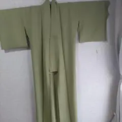 鶯色　無地着物　家紋付き