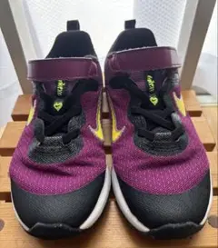Nike キッズ スニーカー 紫 黒 黄 19センチ