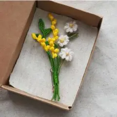 ミモザ　花束　ブローチ