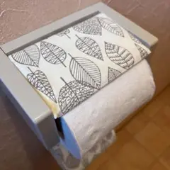 3062【2点100円、3点200円引き】リーフ柄トイレットペーパーカバー