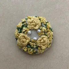 くるみボタン刺繍ブローチ　432