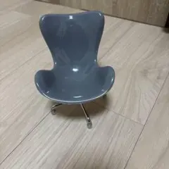 ミニチュアグレーチェア