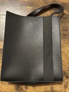 ブラック ショルダーバッグ
