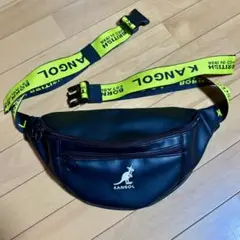 KANGOL ブラック ボディバッグ