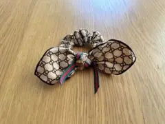 ロゴ入りリボンシュシュ　韓国製