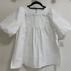 新品⭐︎刺繍入りホワイト半袖ブラウス