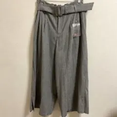 アウィーエフ　グレー　ガウチョパンツ