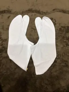 白い足袋型デザイン