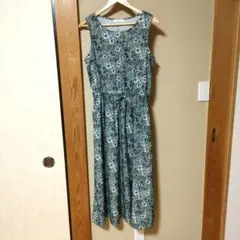 新品　花柄ノースリーブロングワンピース