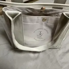 LA LUMIÈRE TENDRE トートバッグ ホワイト