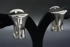 Salvatore Ferragamo イヤリング シルバー 値下げ不可