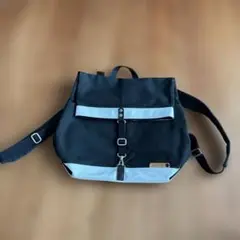 BEAMS キャンバスバックパック ブラック/ホワイト