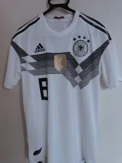 Item thumbnail for item d051a90e-69ad-4e7c-9b4a-e7fa17d2d57a