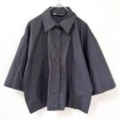 ◉ZARA　クロップド丈シャツ　7分袖　黒　ボタンアップ　XS　ビッグススリーブ