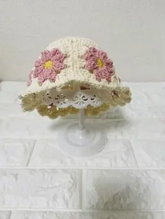 【ホワイト×ピンク】　花モチーフのぼうし　ベビーサイズ✿✿