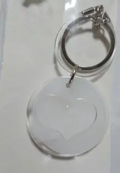 新品courregesクレージュ　キーホルダー　ハート
