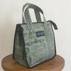 保冷保温お弁当袋　大き目ランチバッグ　英字新聞×モスグリーン　ハンドメイド600