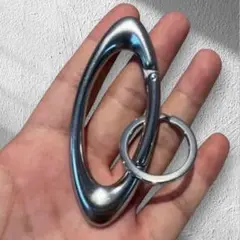 キーチェーン キーホルダー　シルバー ブラック カラビナ 韓国