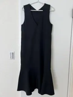 美品⭐︎ノースリーブフレアワンピース　ブラック　黒　GU