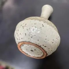 クリーム色 陶器 ポット