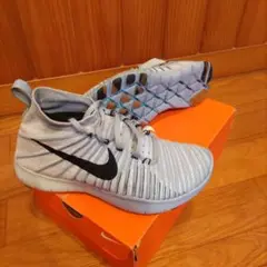 完売品！爽やかなライトブルー「FREE TRAIN FORCE FLYKNIT」