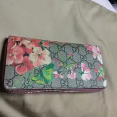 GUCCI長財布ラウンドファスナー