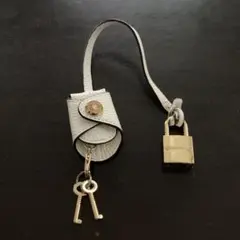 サマンサタバサ　チャーム　鍵タイプ